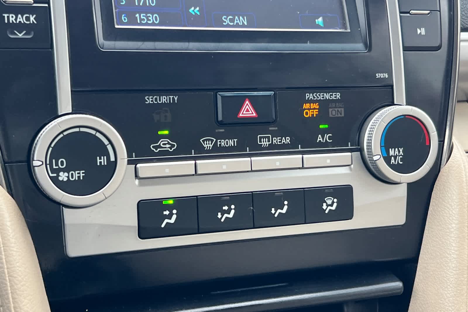 Used 2013 Toyota Camry LE FWD image 20