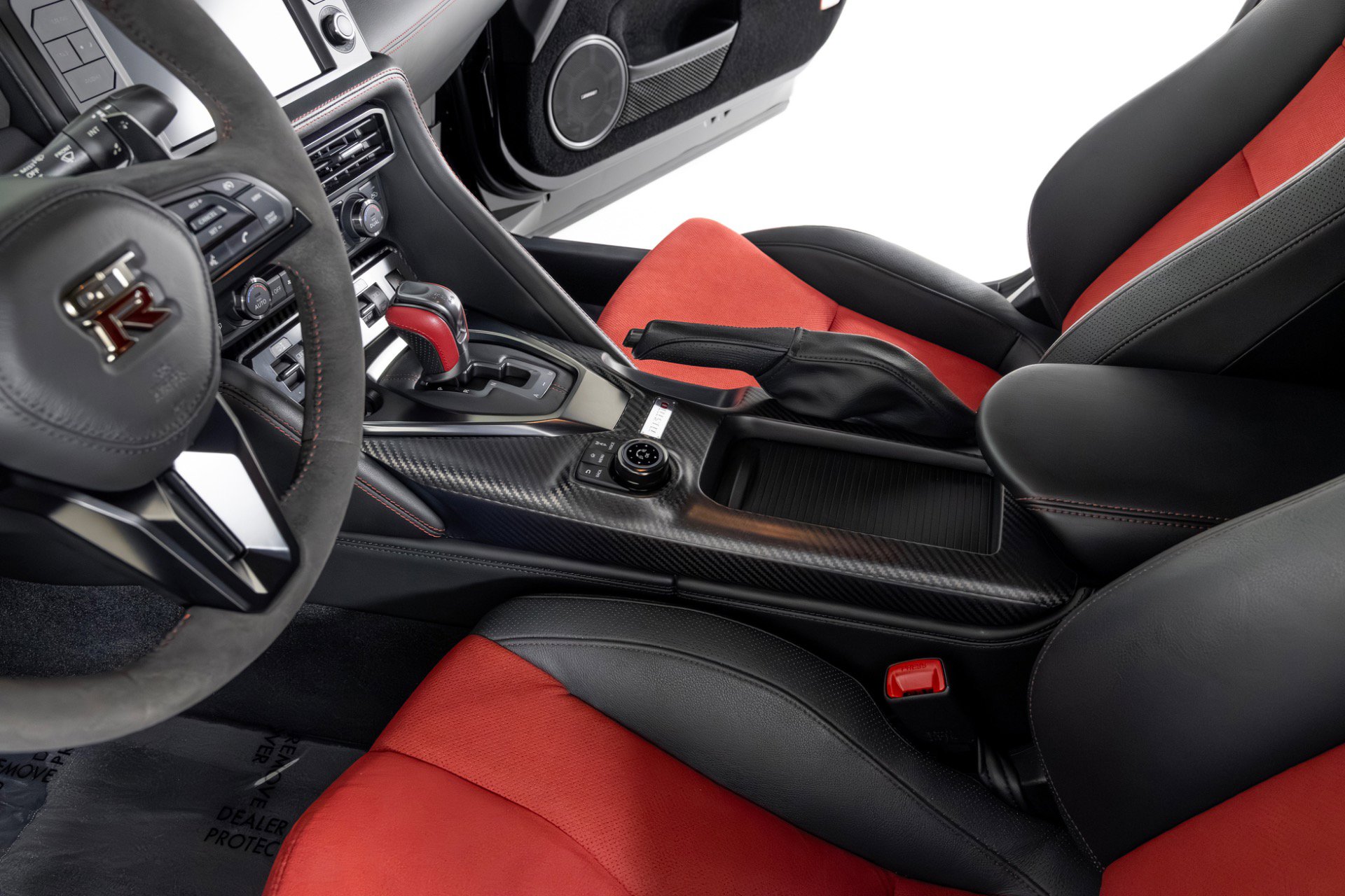 Used 2017 Nissan GT-R NISMO image 18