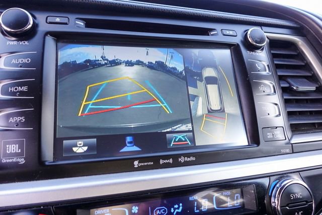 Used 2018 Toyota Highlander Limited Platinum w/ Carpet Mat Package (TMS) image 20