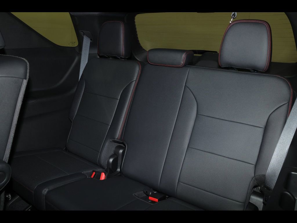 Used 2024 Chevrolet Traverse RS w/ LPO, Floor Liner Package AWD/4WD image 34