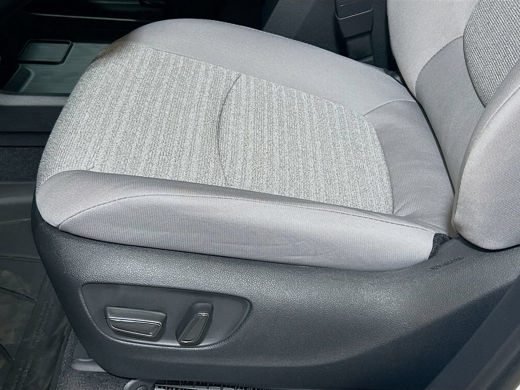 New 2026 Toyota Sienna LE FWD image 19
