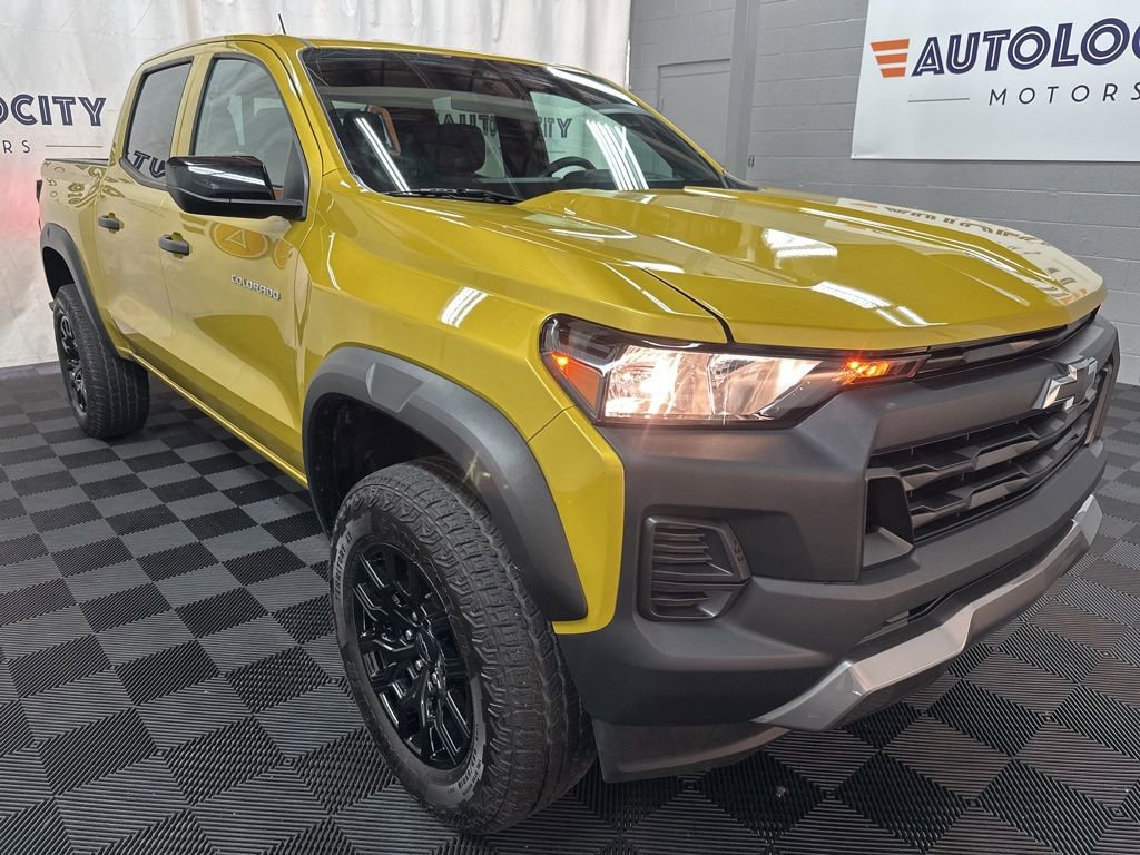 Used 2023 Chevrolet Colorado Trail Boss w/ Advanced Trailering Package AWD/4WD image 3
