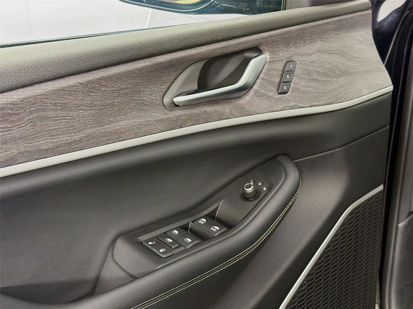 Used 2022 Jeep Grand Cherokee L Limited image 18