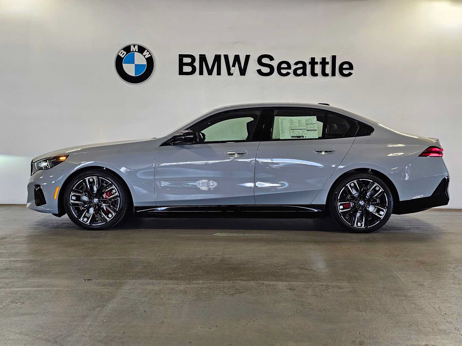 New 2026 BMW i5 M60 w/ Executive Package AWD/4WD image 3