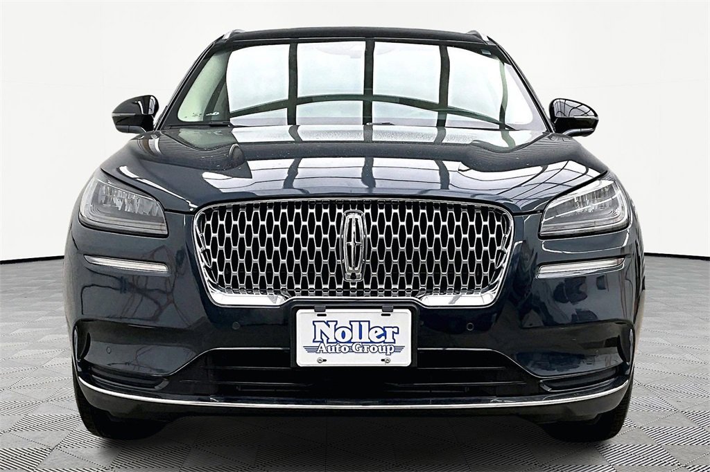 Used 2022 Lincoln Corsair Reserve w/ Equipment Group 201A image 3