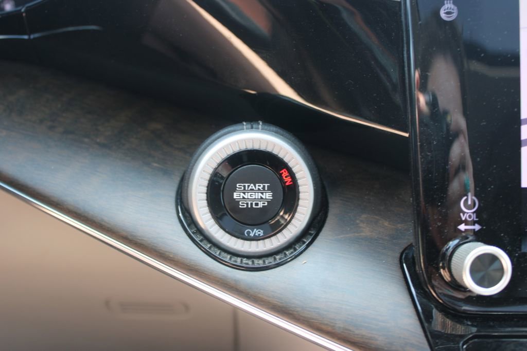 Used 2023 Jeep Grand Wagoneer Series II w/ Flexible Seating Group image 23