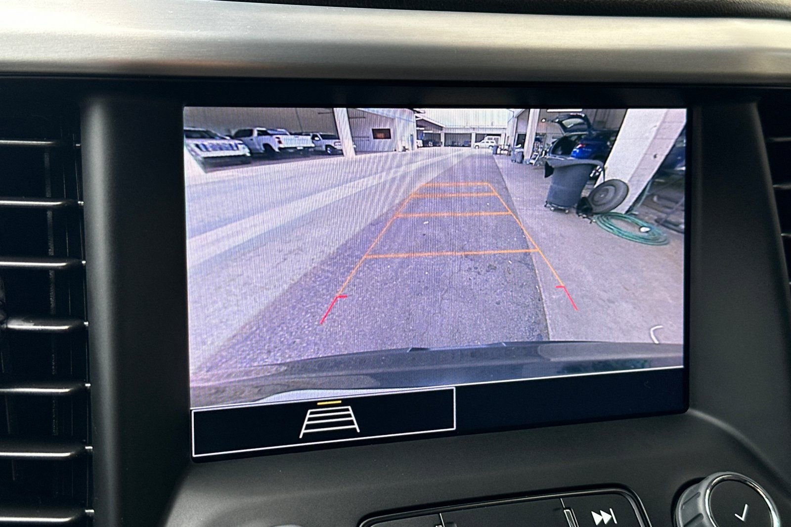 Certified 2022 GMC Acadia SLE image 27