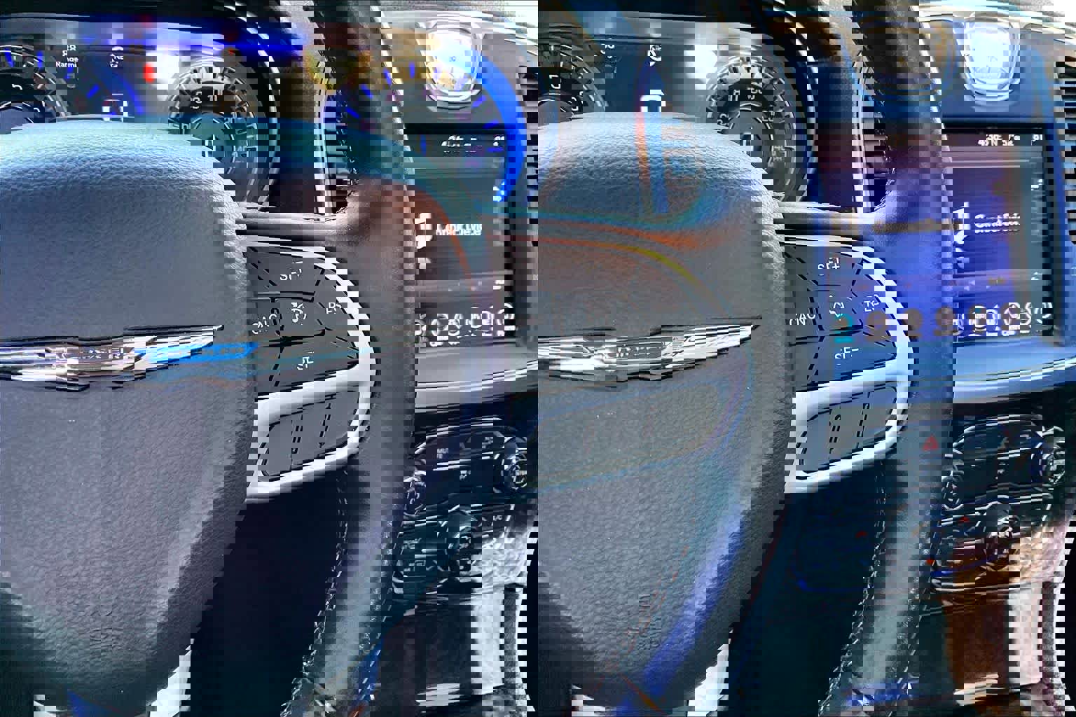 Used 2017 Chrysler 300 C image 24