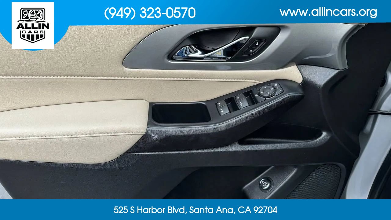Used 2022 Chevrolet Traverse LT image 17