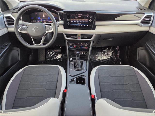 New 2026 Volkswagen Taos SE FWD image 14