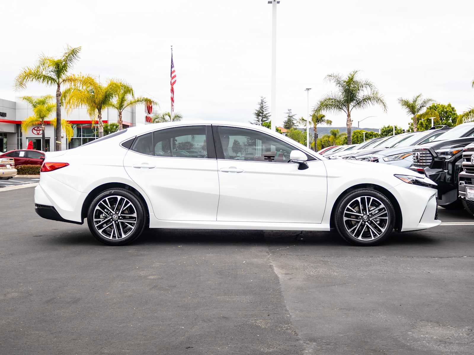 Used 2026 Toyota Camry XLE FWD image 12
