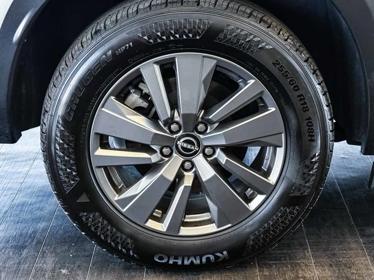 Used 2025 Nissan Pathfinder SV image 25