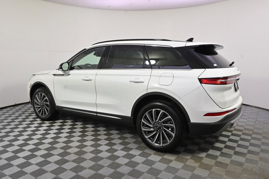 New 2026 Lincoln Corsair Reserve image 3