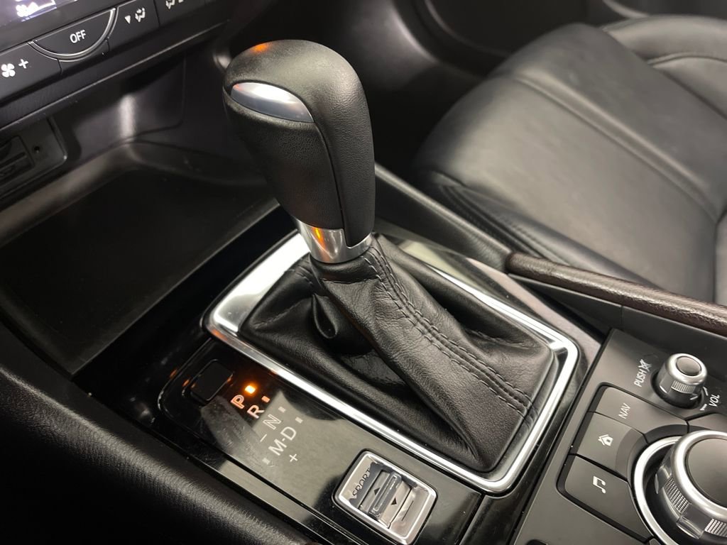 Used 2017 MAZDA MAZDA3 Touring image 22