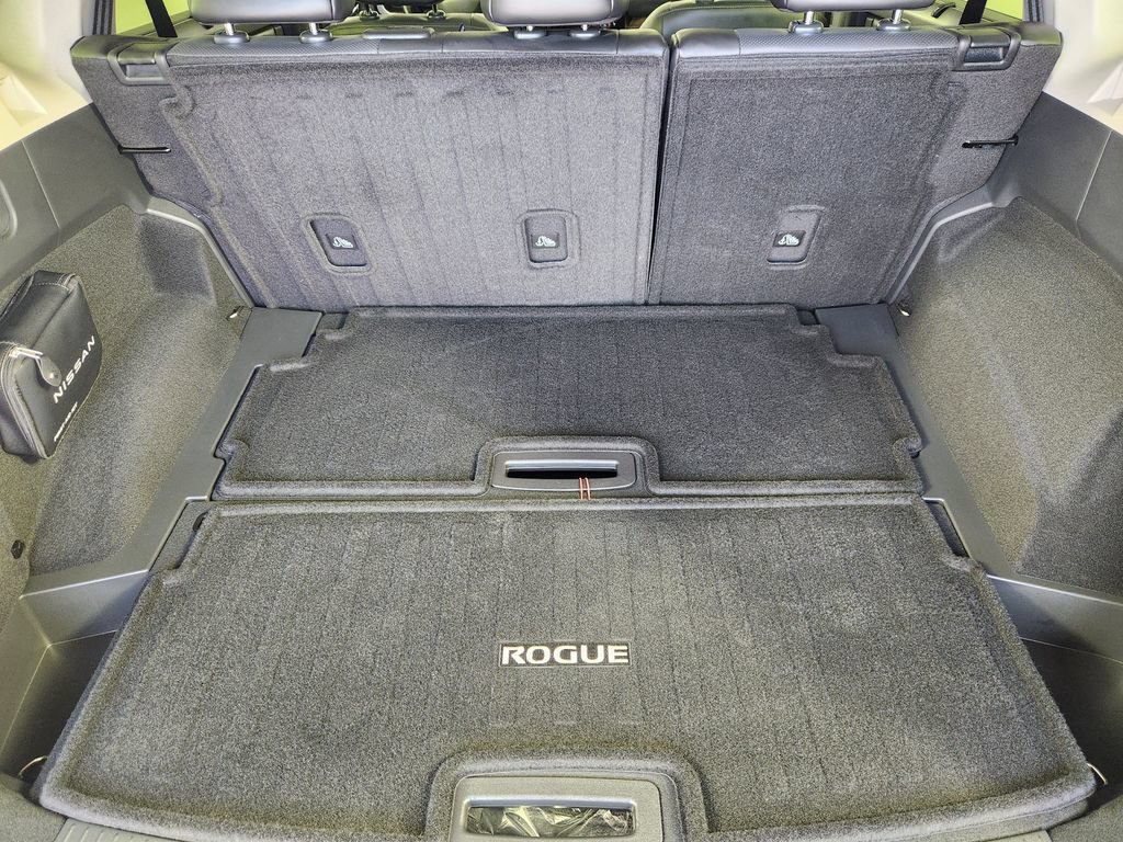 Certified 2025 Nissan Rogue Platinum w/ Tech Package AWD/4WD image 19
