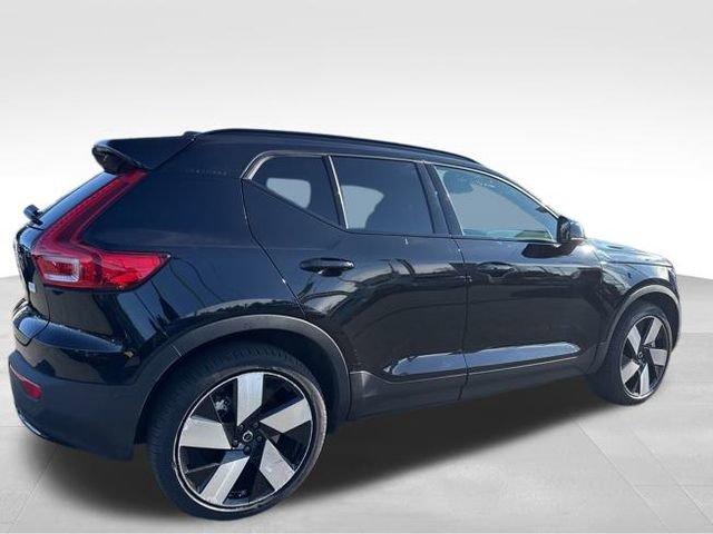 Used 2023 Volvo XC40 Recharge Ultimate image 8
