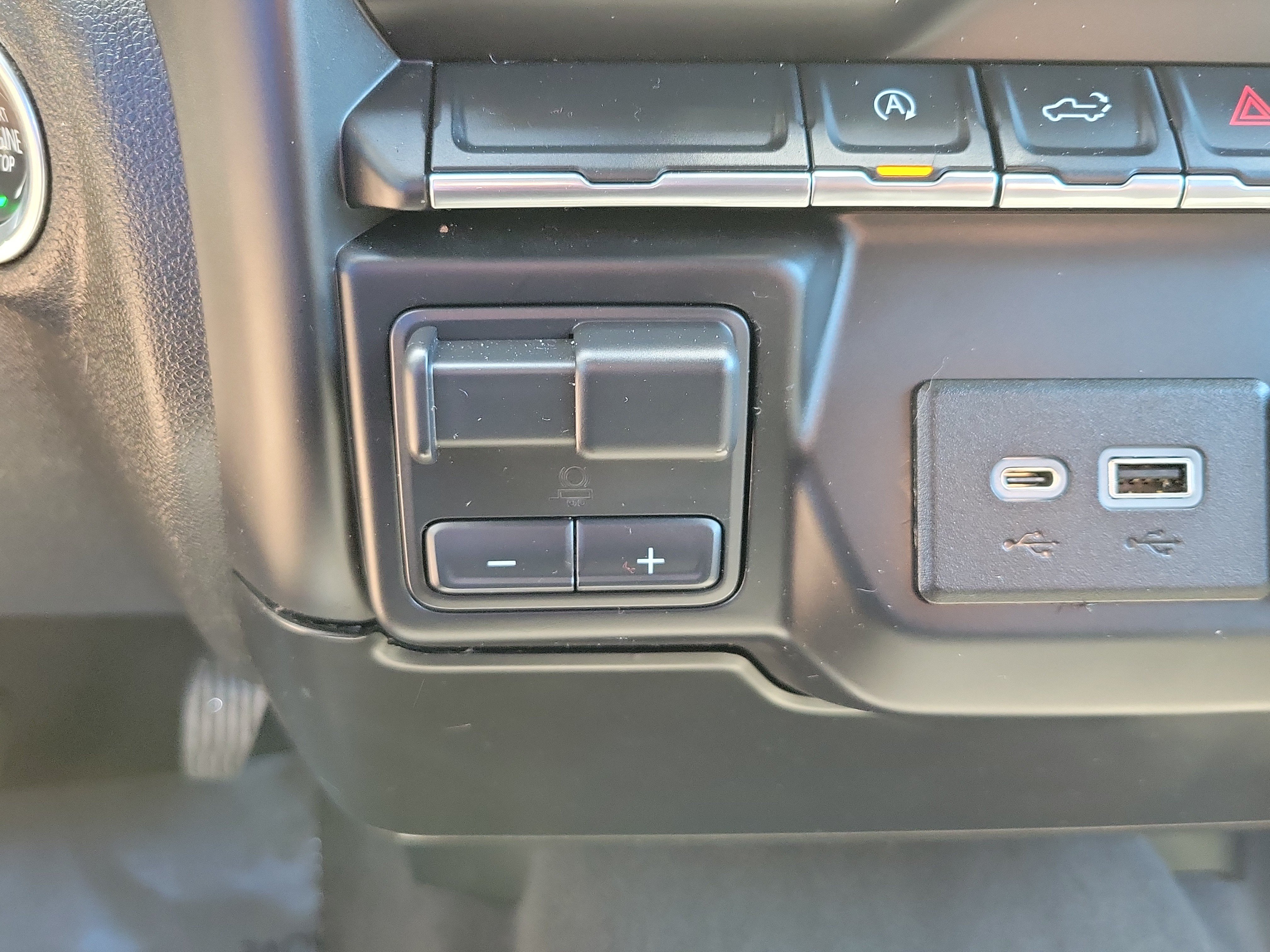 Used 2021 Chevrolet Silverado 1500 LT AWD/4WD image 29