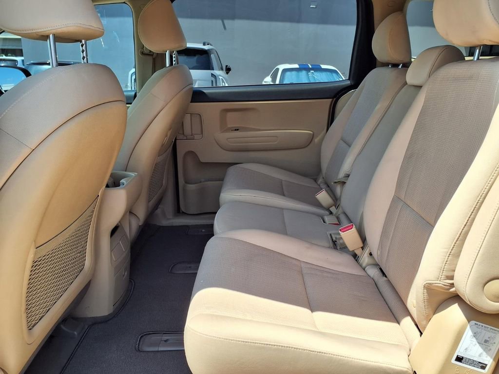Used 2020 Kia Sedona LX FWD image 13