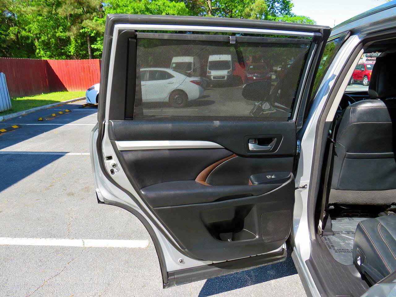 Used 2018 Toyota Highlander XLE FWD image 15