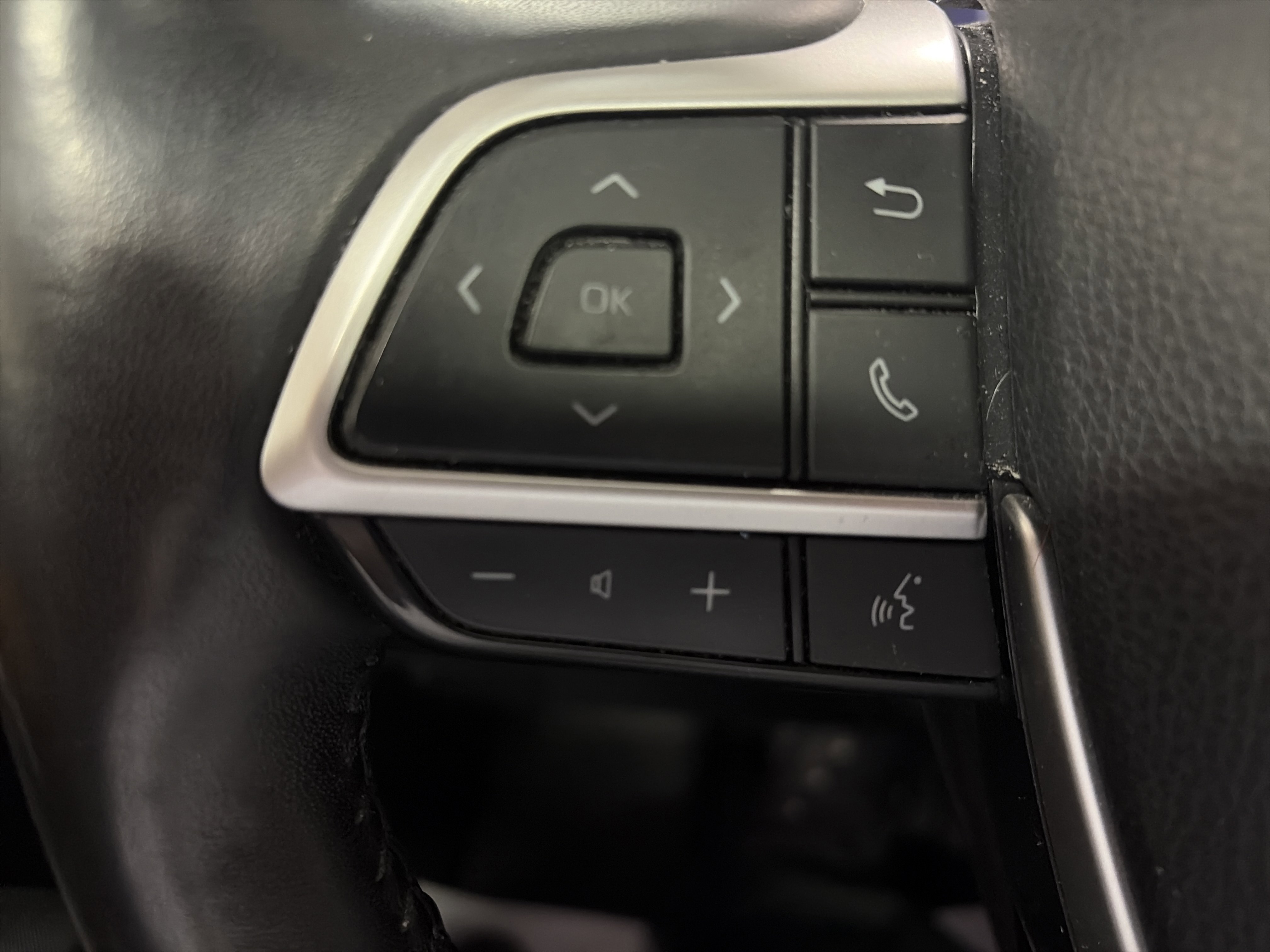 Used 2024 Toyota Grand Highlander Limited image 17