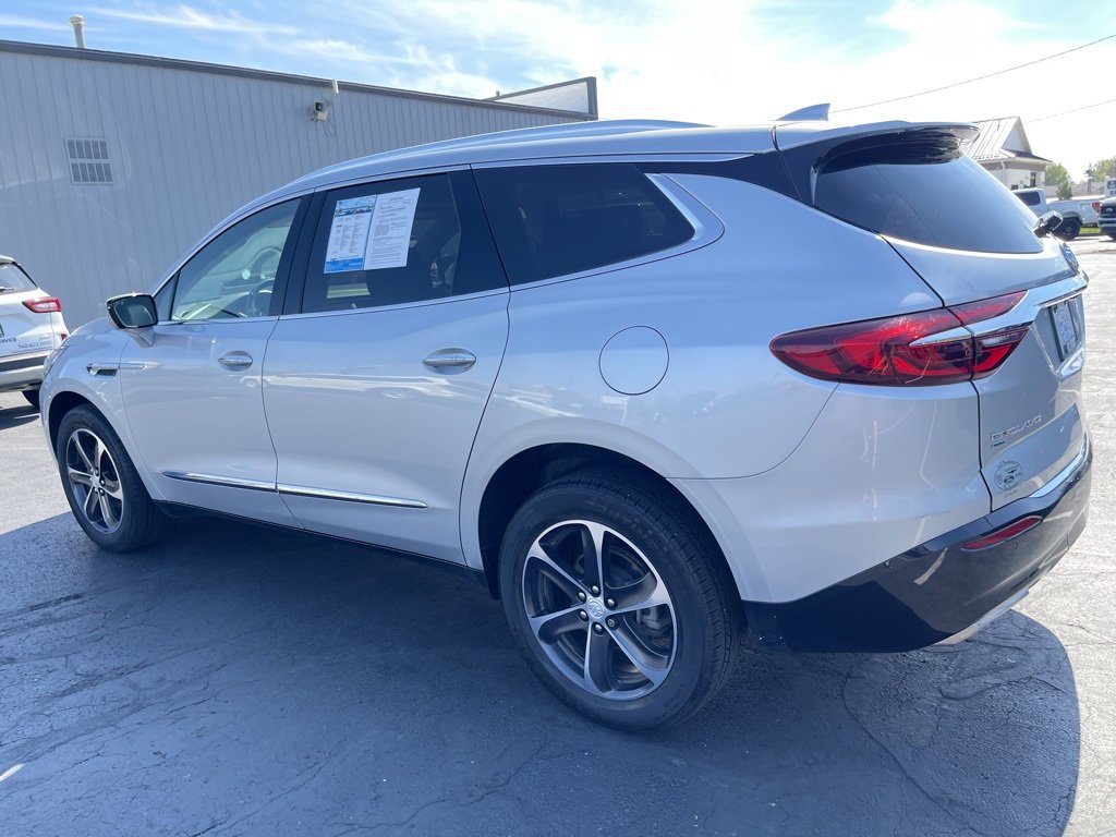 Used 2021 Buick Enclave Essence image 4