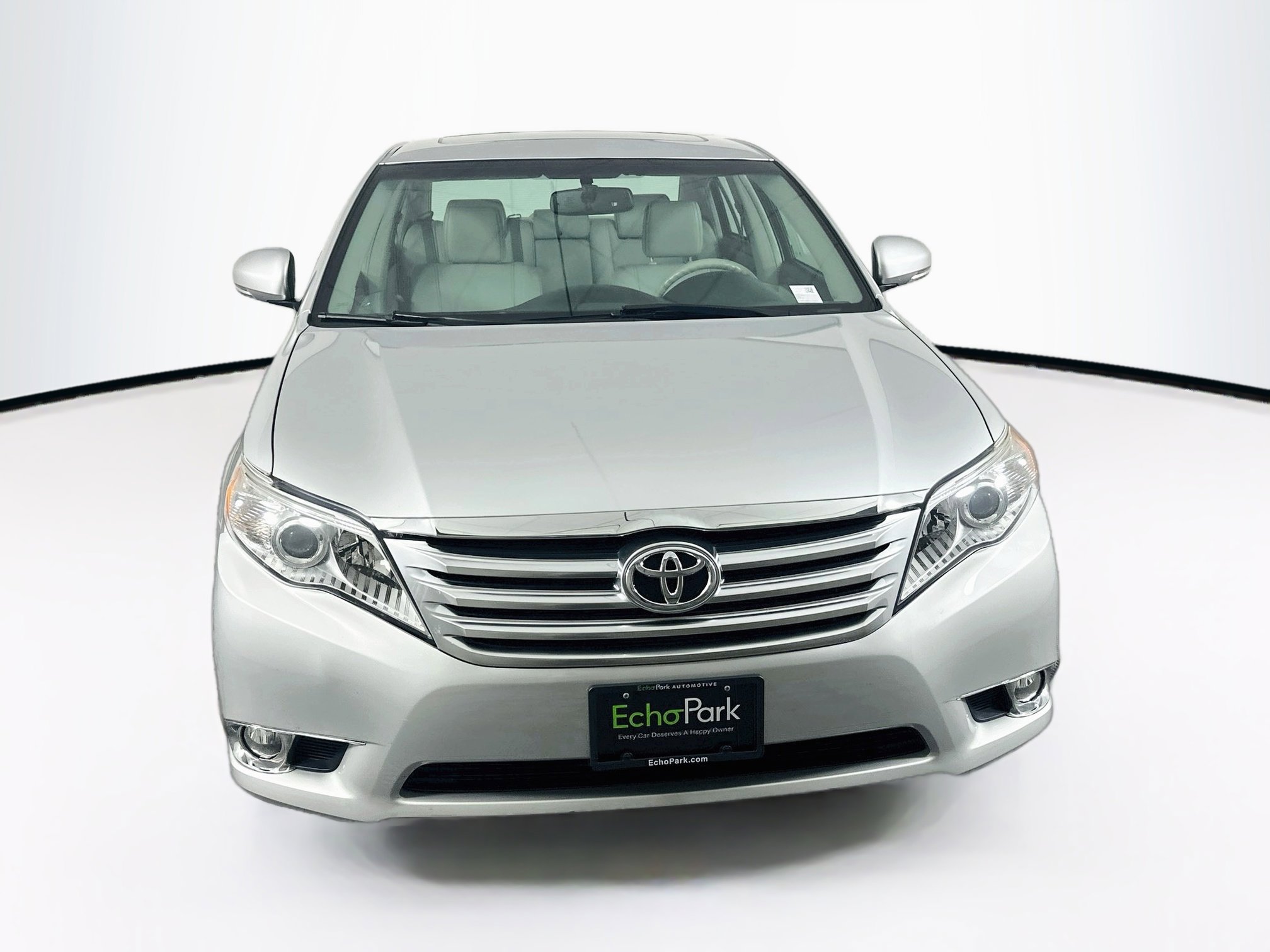 Used 2012 Toyota Avalon FWD image 2