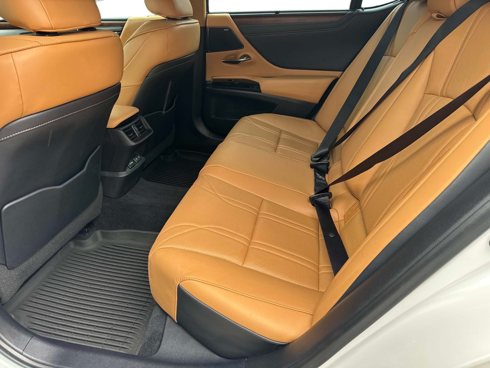 Certified 2022 Lexus ES 350 Ultra Luxury w/ Accessory Package 2 FWD image 13