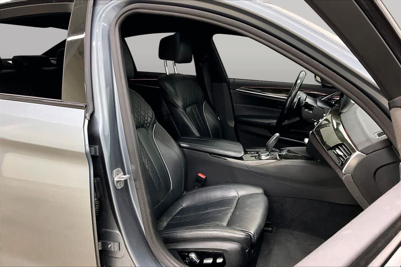 Used 2019 BMW M550i xDrive w/ Premium Package 2 AWD/4WD image 9
