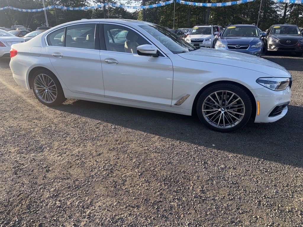 Used 2017 BMW 540i xDrive image 10