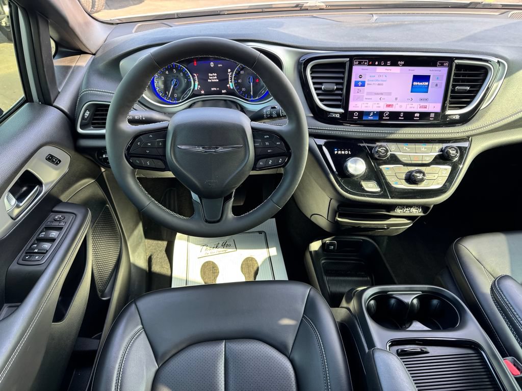 Used 2023 Chrysler Pacifica Touring-L w/ S Appearance Package AWD/4WD image 20