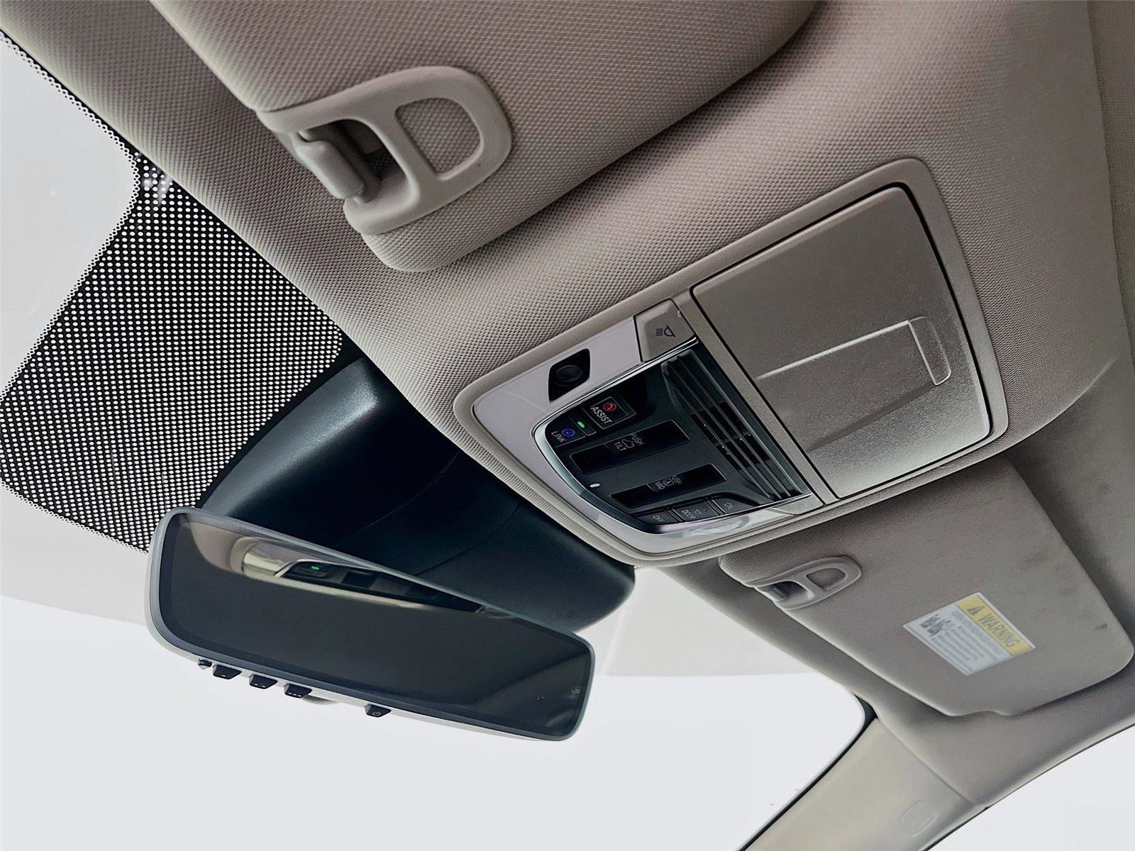 Used 2024 Acura RDX SH-AWD image 13