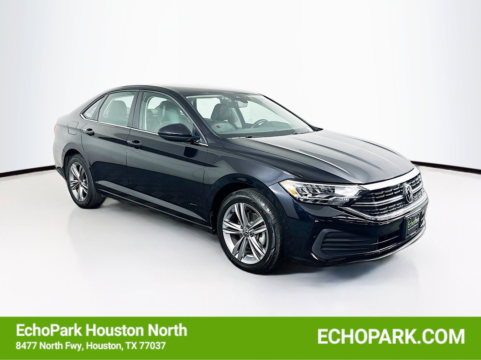 Used 2024 Volkswagen Jetta SE image 1