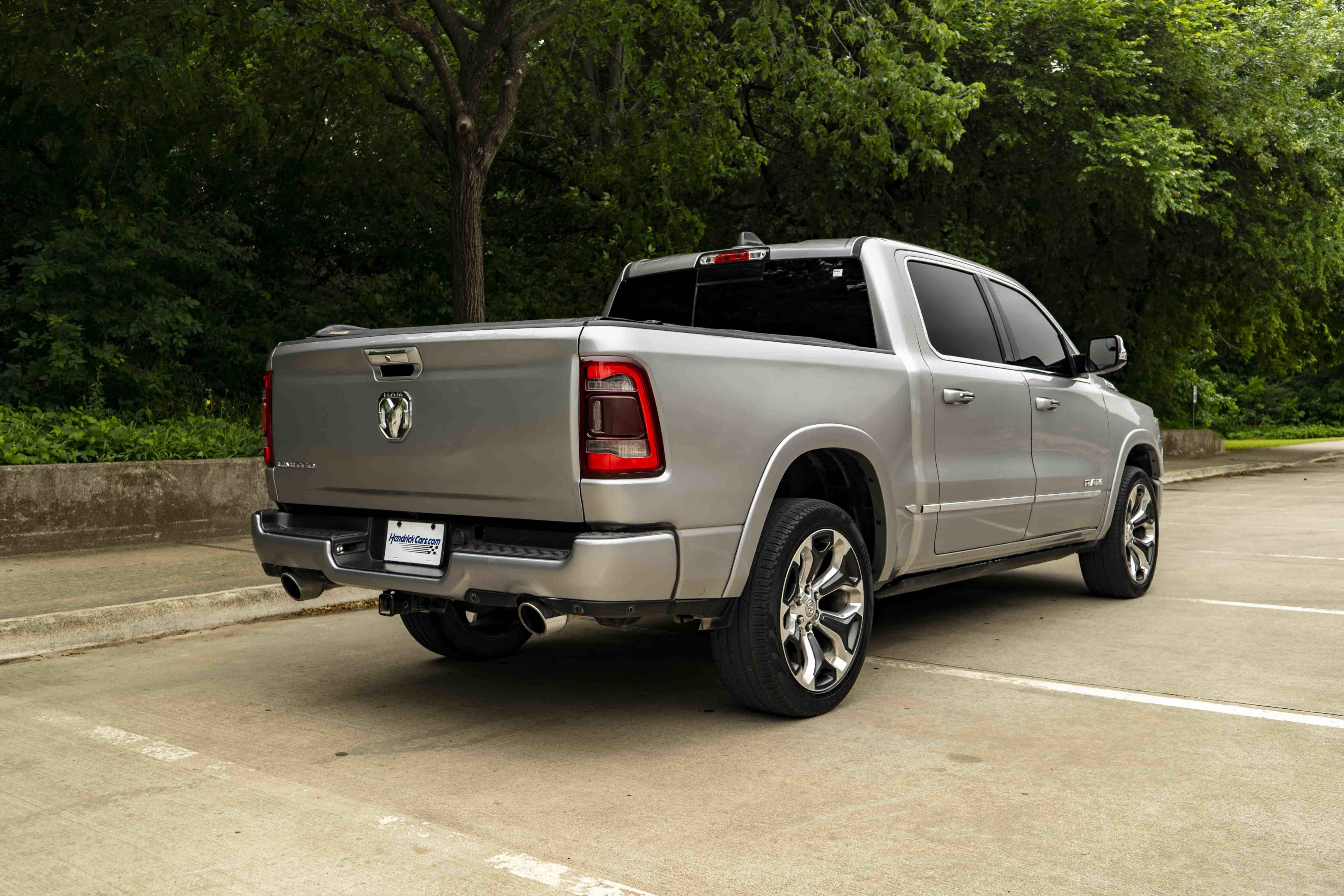 Used 2019 RAM 1500 Limited w/ Advanced Safety Group RWD image 9