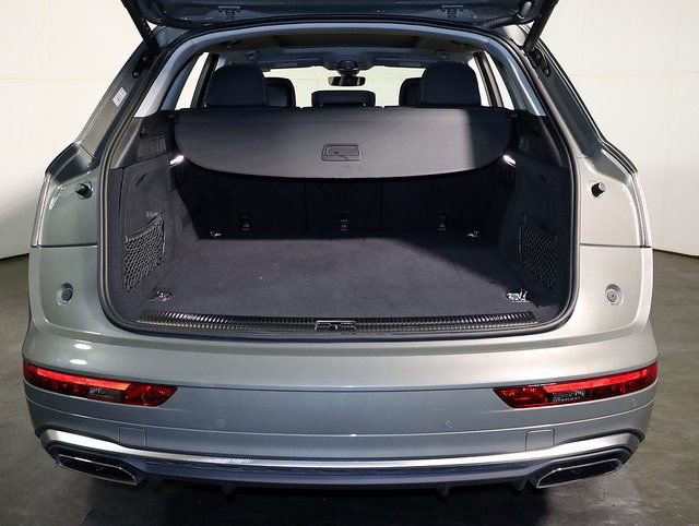 Used 2025 Audi Q5 e Premium Plus w/ Premium Plus Package image 31
