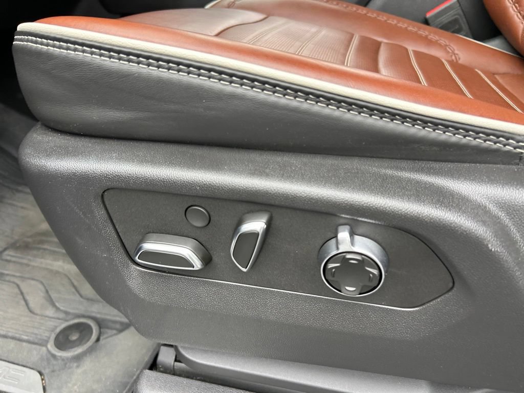 Used 2025 GMC Sierra 2500 Denali Ultimate AWD/4WD image 61