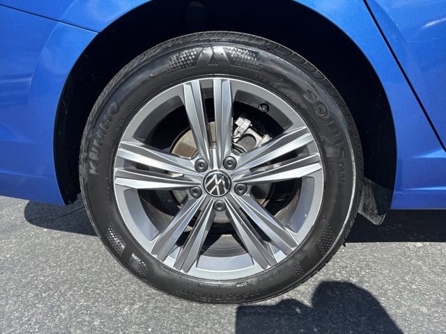 Used 2024 Volkswagen Jetta SE image 9