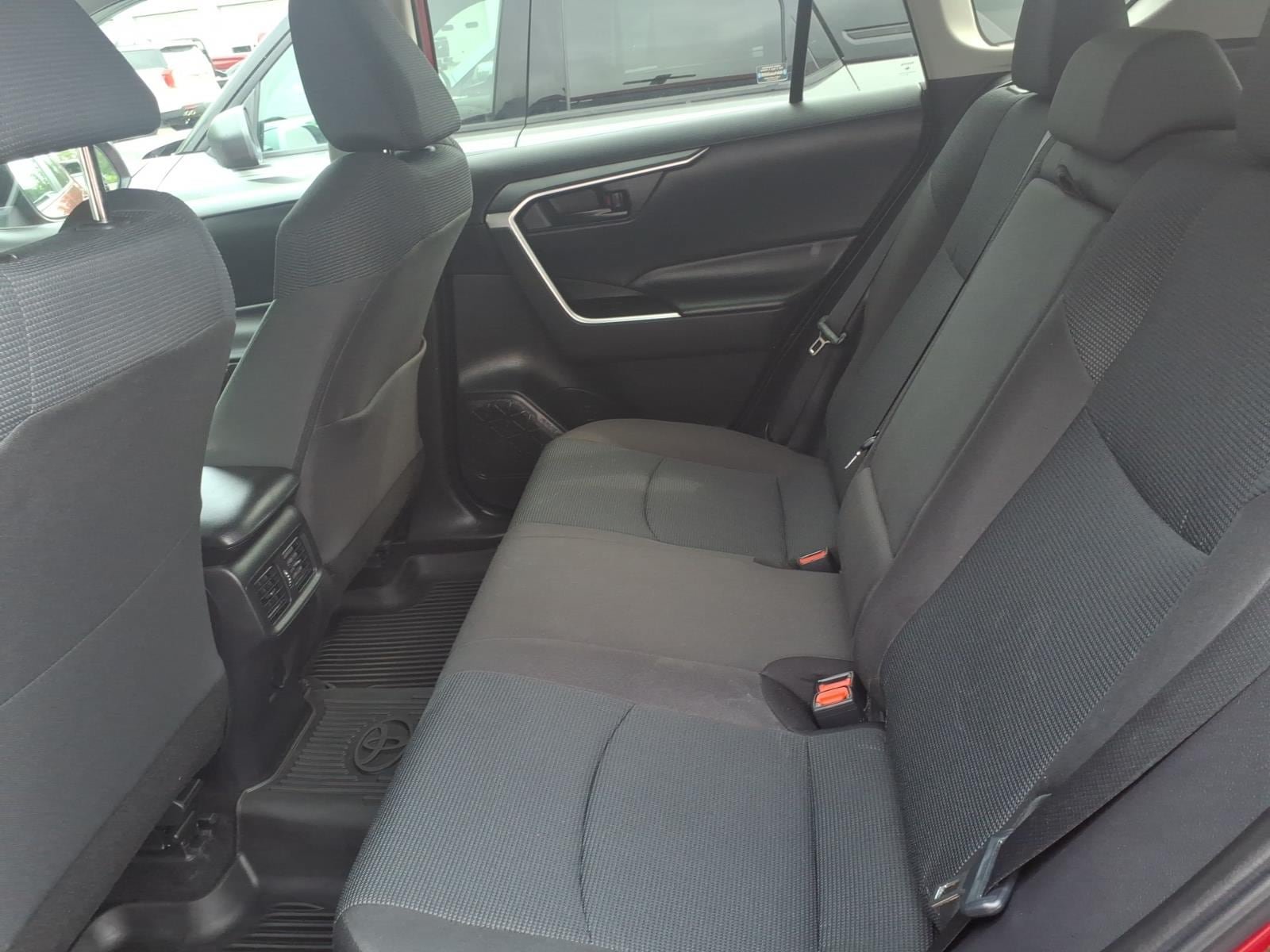 Used 2023 Toyota RAV4 LE AWD/4WD image 8