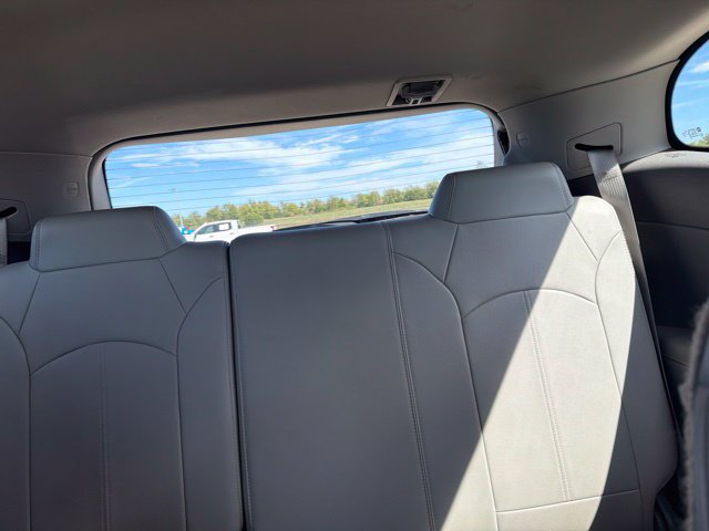 Used 2015 Chevrolet Traverse LT FWD image 14