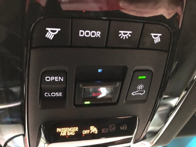 Used 2023 Toyota Venza Limited image 23