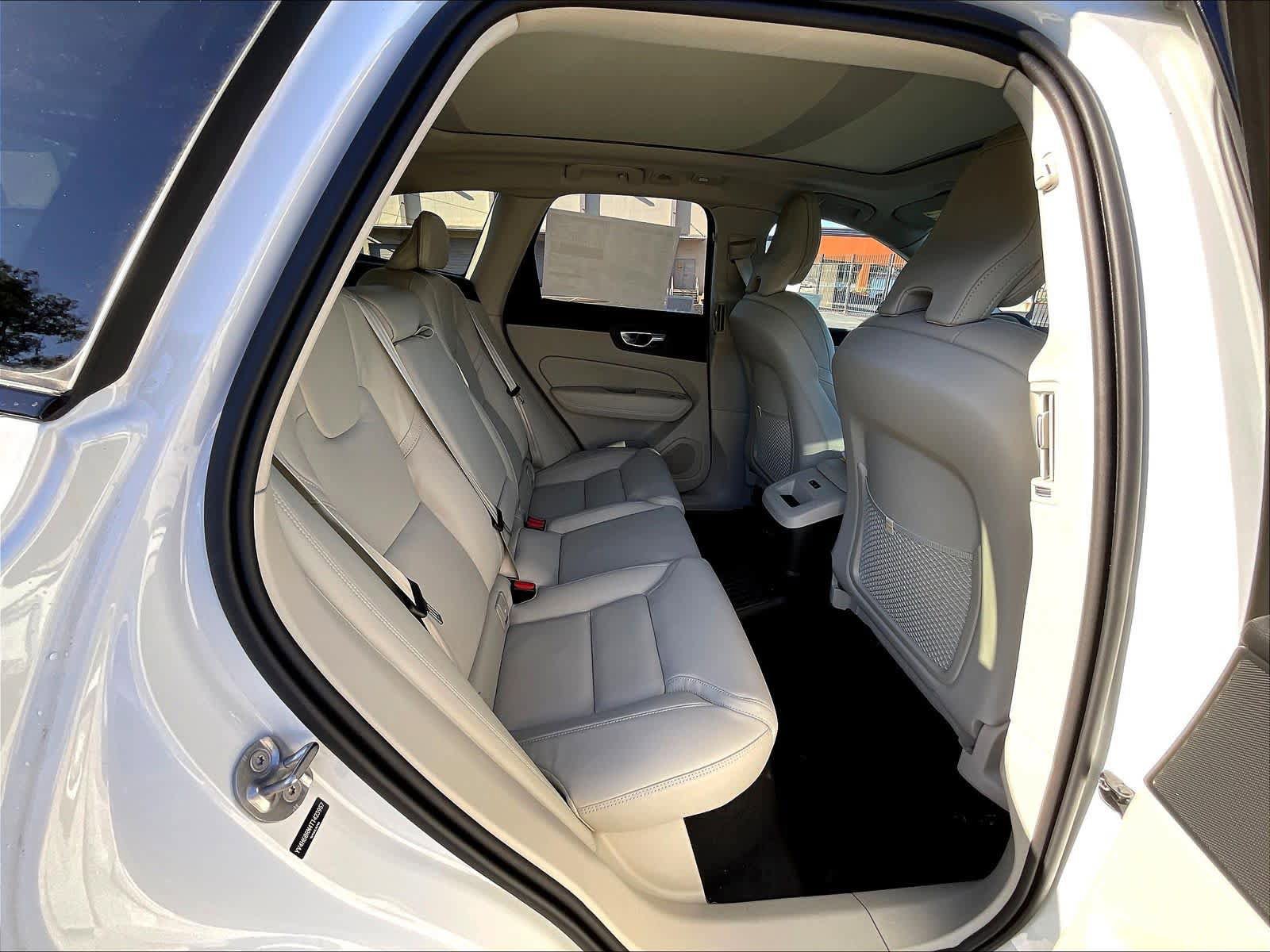 New 2026 Volvo XC60 T8 Ultra w/ Protection Package Premier AWD/4WD image 27