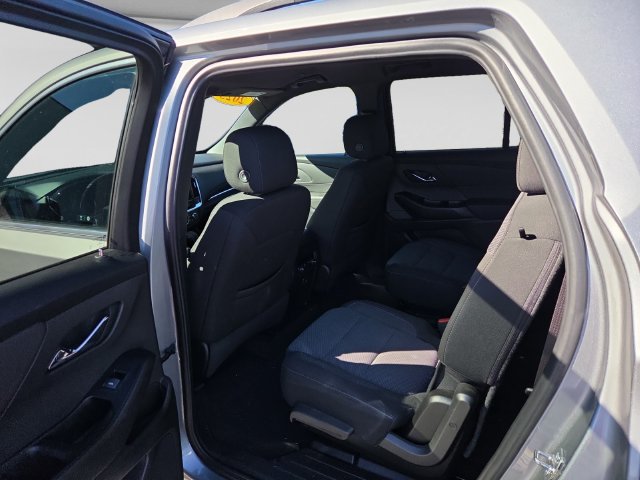 Used 2023 Chevrolet Traverse LT w/ LPO, Cargo Package AWD/4WD image 9