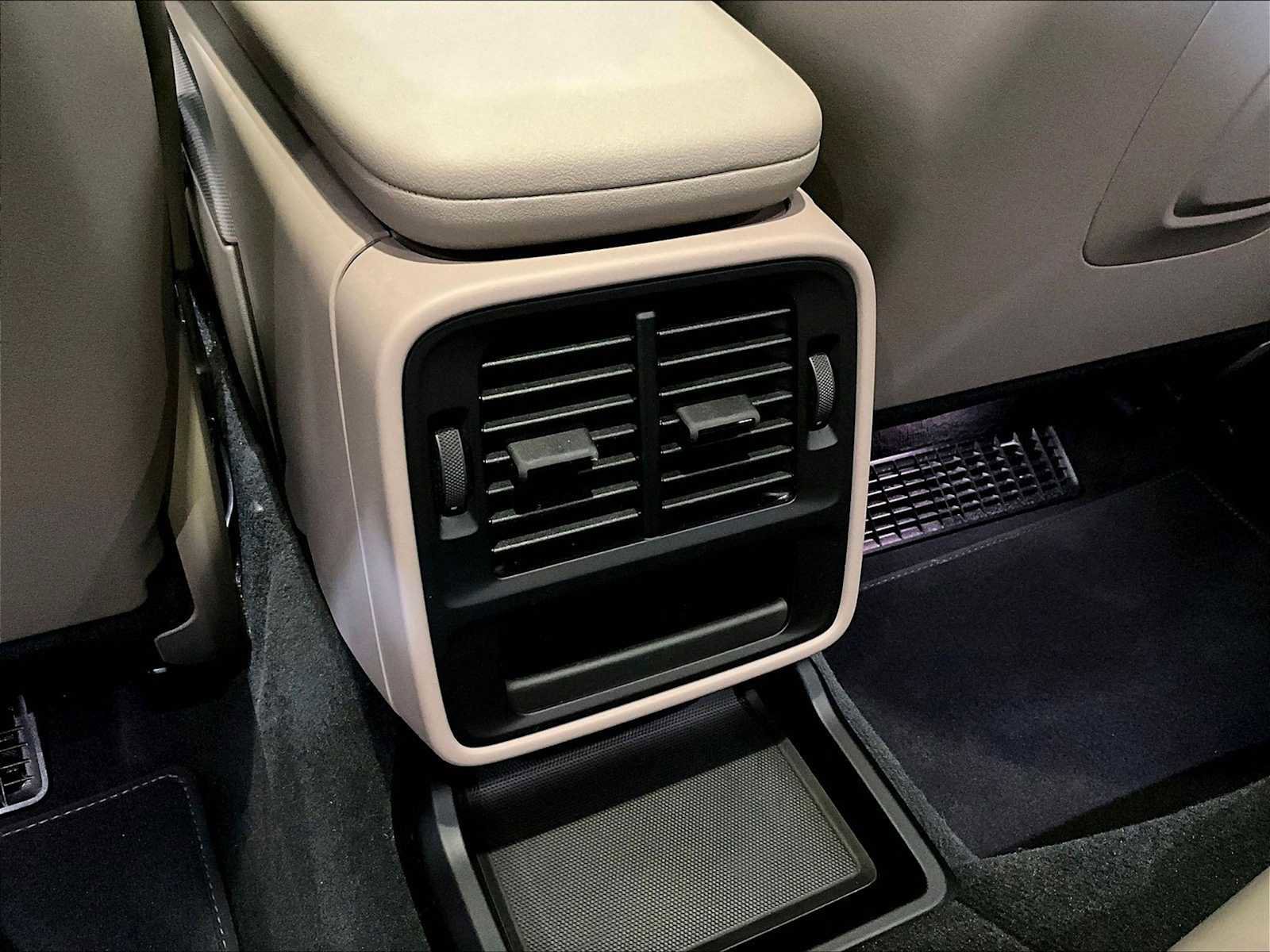 Used 2022 Porsche Taycan 4S image 29