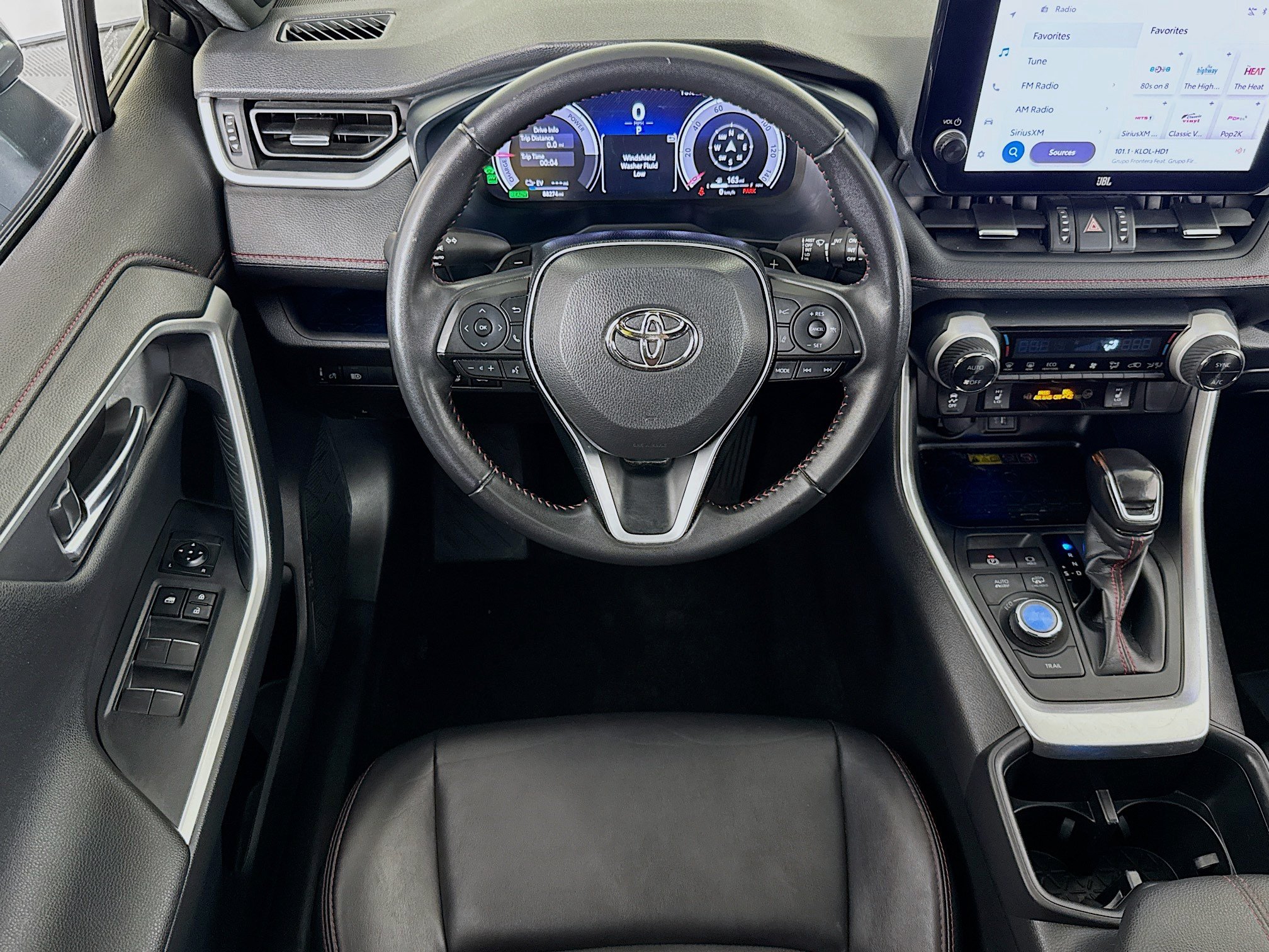 Used 2024 Toyota RAV4 XSE AWD/4WD image 15
