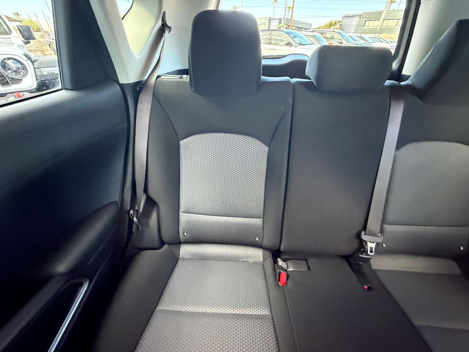 Used 2025 Kia Soul LX w/ LX Technology Package FWD image 32