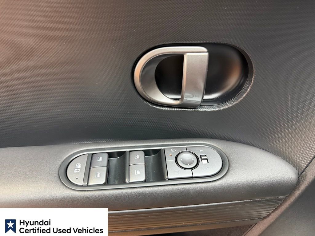 Certified 2025 Hyundai Ioniq 5 SE image 24