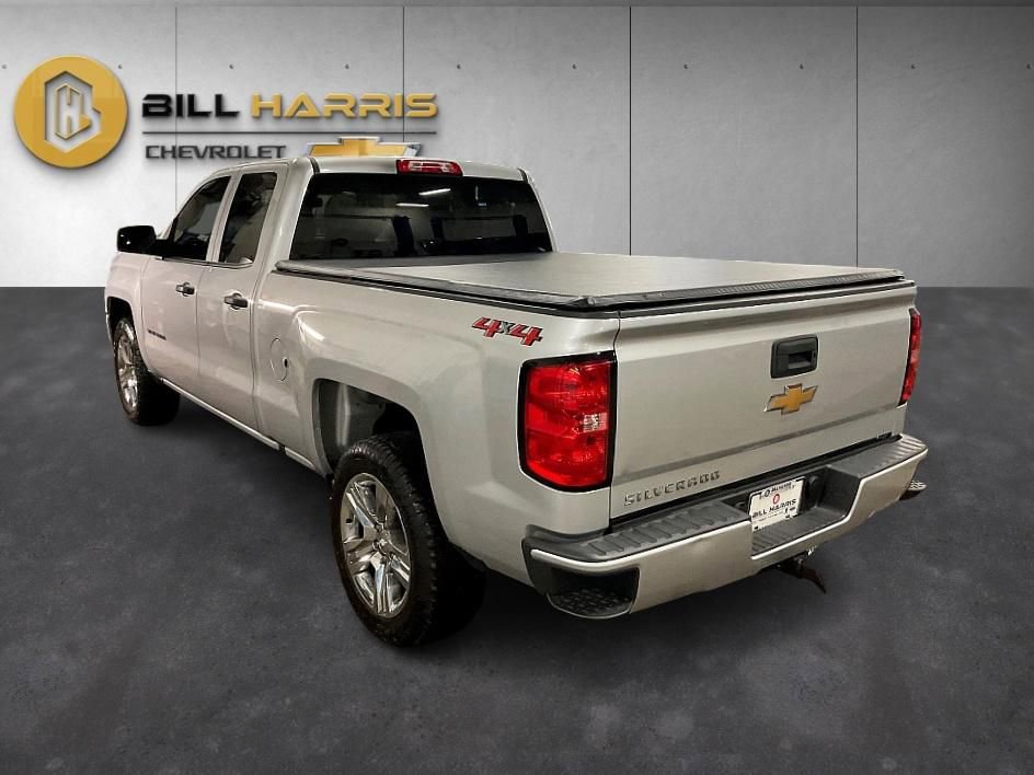 Used 2018 Chevrolet Silverado 1500 Custom w/ Custom Value Package image 12