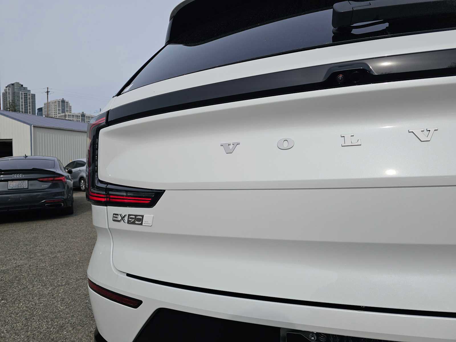 New 2026 Volvo EX90 Ultra image 16