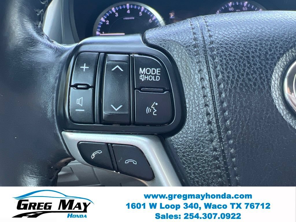 Used 2017 Toyota Highlander Plus FWD image 28