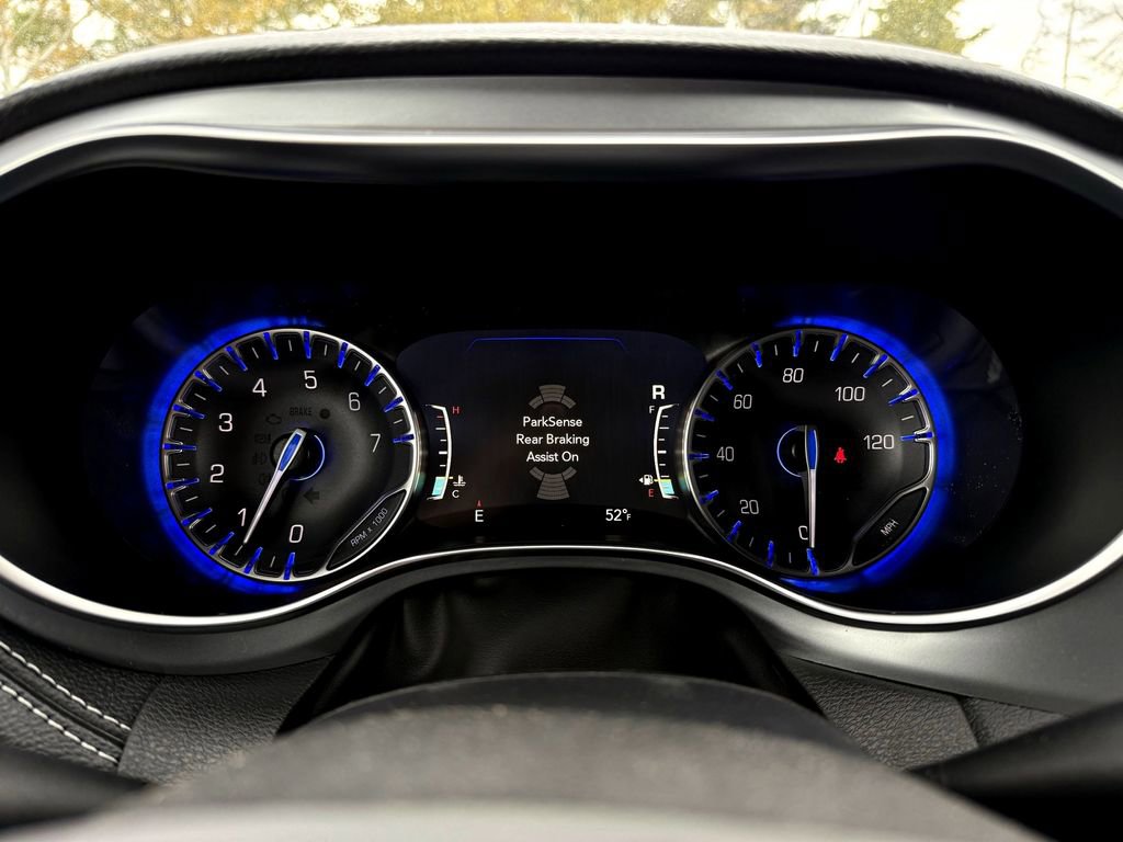 New 2026 Chrysler Pacifica Limited w/ Uconnect Theater Family Group image 21