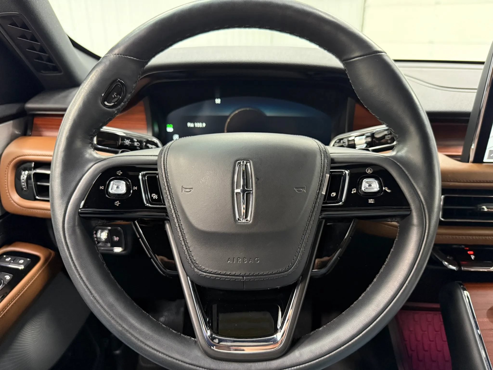 Used 2022 Lincoln Aviator Reserve w/ Equipment Group 201A AWD/4WD image 23